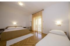 APARTMANI DEBELIĆ Apartament 2 – Dobrila 2 foto 3