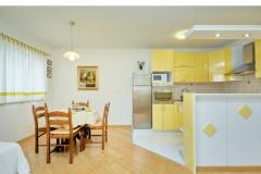 Apartamenty Zelic Tucepi Apartament 2 – Yellow Apt foto 5