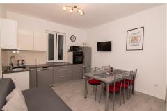 Vila Dinka Apartament 1 – APP 5+2 foto 4