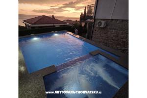 Delux apartment, heated pool – Crikvenica
