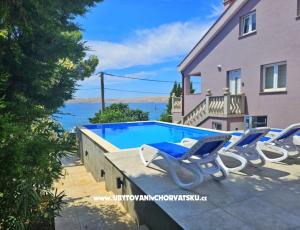 Beachfront Apartamenty Baricevic wit