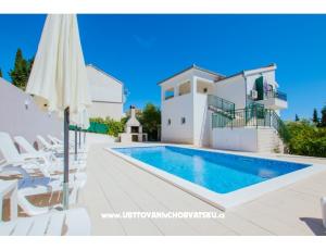 Apartamenty Milović 30 m od more