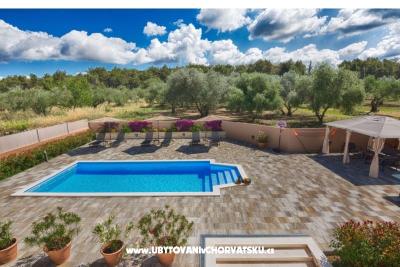  House with pool - Villa Marijana 