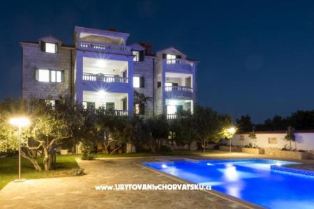 Luxury Apartamenty z basenem foto 2