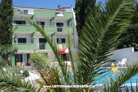 Vila Smirna 4*  z basenem  foto 3