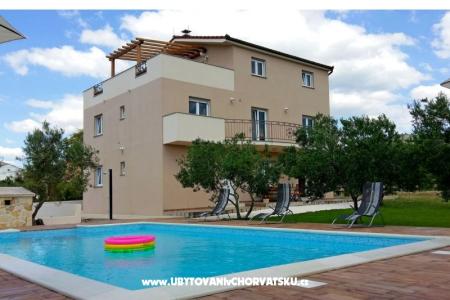 Apartamenty Šimetin Kastela Chorwacja
