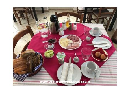 Bed and Breakfast Dom Lucija foto 2