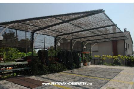 Apartamenty &amp; rooms  Raspor foto 4