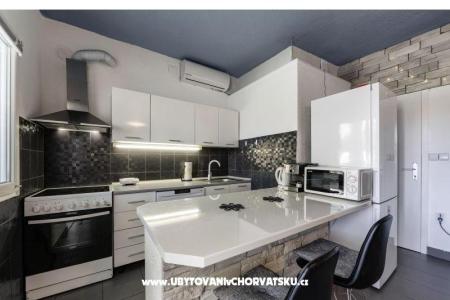 Apartament z basenem and jacuzzi foto 5
