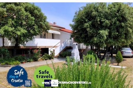 Apartamenty Ružica Mandre wyspa Pag Chorwacja