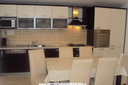 Apartament Lovre foto 2