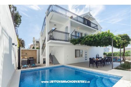 Villa Marante z basenem Podstrana Chorwacja