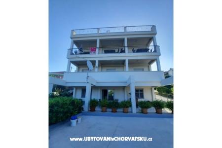 Apartamenty Plave oči  Podstrana Chorwacja