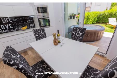 Apartament lux with garden foto 5