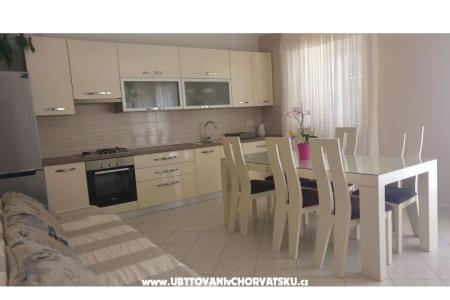 Apartamenty TONĆI I IRIS*** foto 4