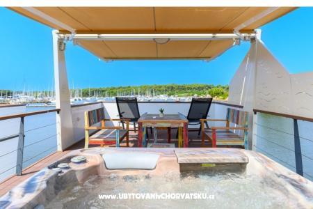 Dom boat Water lily foto 4