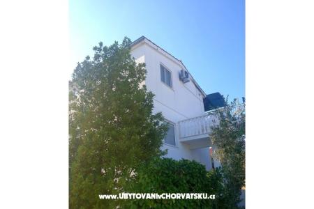 Apartamenty Dino Rogoznica Chorwacja