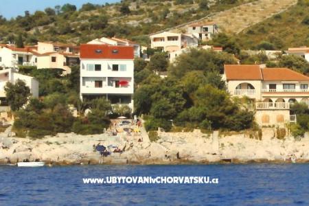Apartamenty Angie -10 metara od mora Rogoznica Chorwacja