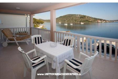 Beach apartments Rogoznica foto 3