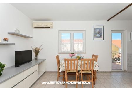 Arbanija Apartamenty foto 4
