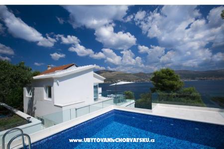 Casa Blanca White house Trogir Chorwacja