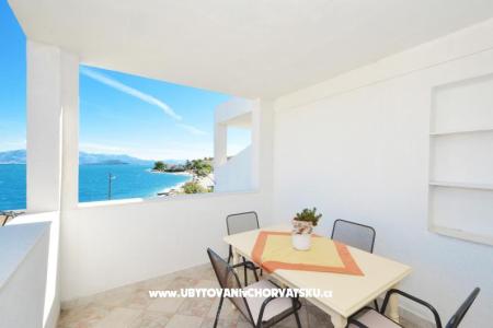 Petra Arbanija Apt Trogir Chorwacja