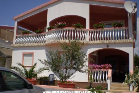 Apartamenty Kantoci wyspa Vir Chorwacja