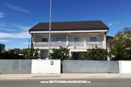 Apartamenty Sunce wyspa Vir Chorwacja
