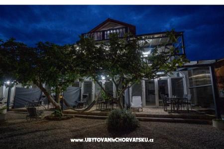 Apartamenty Villa Agape Vir foto 3