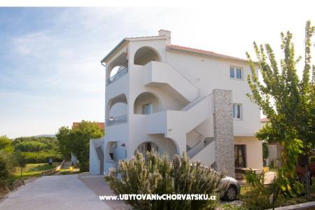 Apartamenty Biluš Vodice Chorwacja