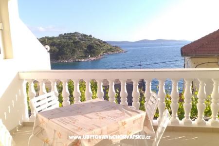 Apartament Ivan (15m from  beach) Vodice Chorwacja