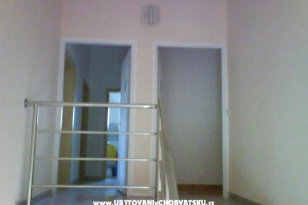 Apartamenty with swimming pool-Crno foto 3