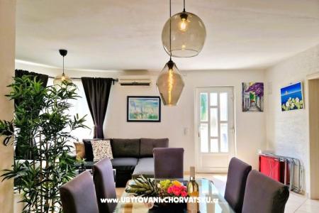 Apartamenty Tena,  prvi red do mora foto 5