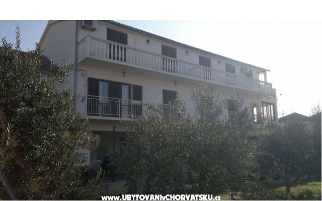 Apartamenty Drago - nocleg Betina Chorwacja