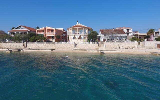 Apartamenty First row to the sea - nocleg Bibinje Chorwacja