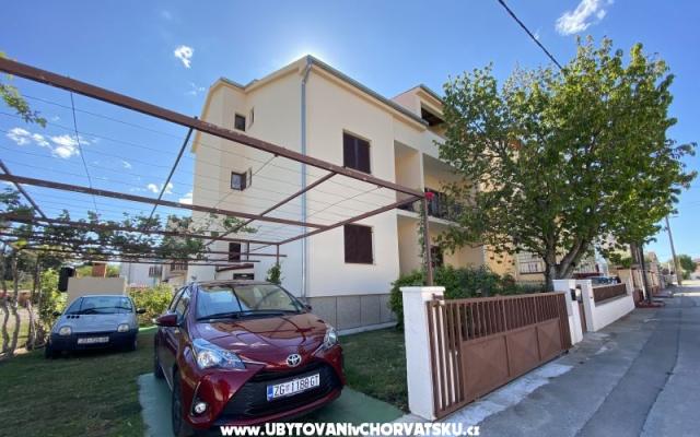 Apartamenty Nikadino - nocleg Biograd Chorwacja
