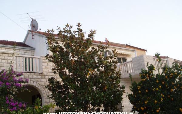 Apartamenty Kunac - nocleg eiland Brac Chorwacja