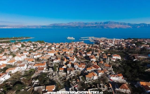 Supetar, Island Brač - nocleg eiland Brac Chorwacja