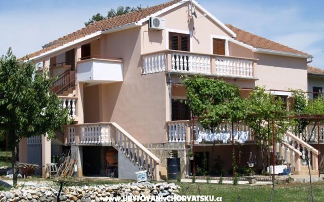 Apartamenty Santini - nocleg Sv. Filip i Jakov Chorwacja