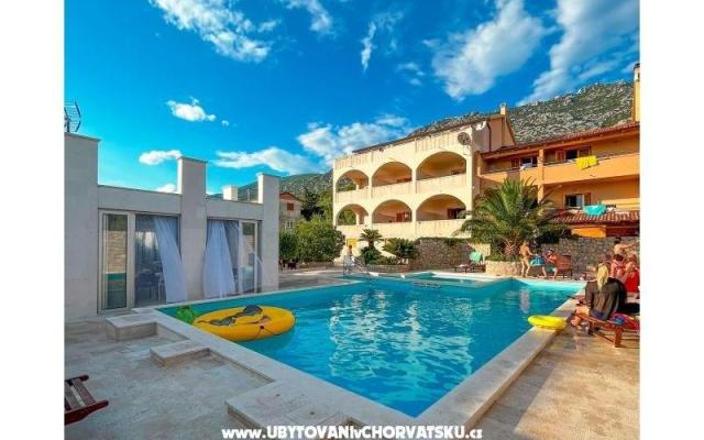 Apartamenty Rukelj. - nocleg Karlobag Chorwacja