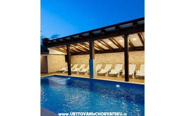 Villa Robert 2 z basenem Cesarica - nocleg Karlobag Chorwacja