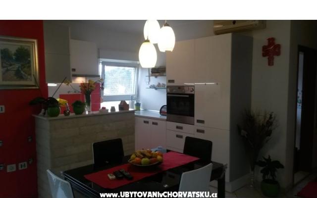 Apartament  D$M - nocleg Kastela Chorwacja