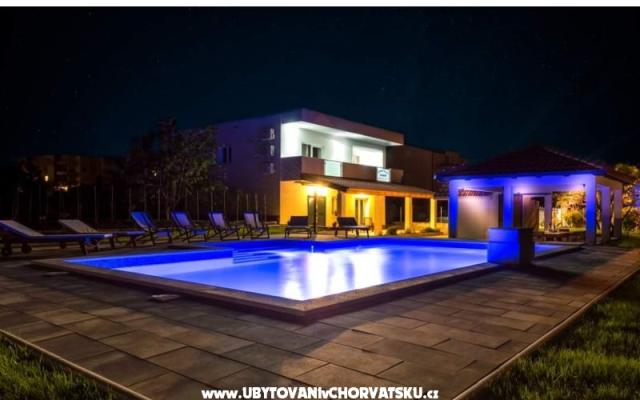 Villa Apartamenty Marko - nocleg Kastela Chorwacja