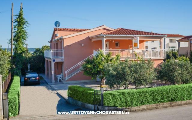 Apartamenty Mirjana - nocleg Kastela Chorwacja