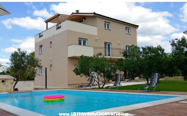 Apartamenty Šimetin - nocleg Kastela Chorwacja