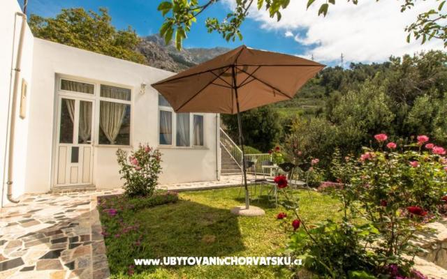 Downtown Apartamenty + Free Parking - nocleg Makarska Chorwacja