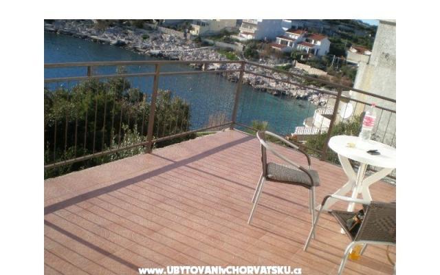 Dom wakacyjny Taraš - nocleg Marina - Trogir Chorwacja