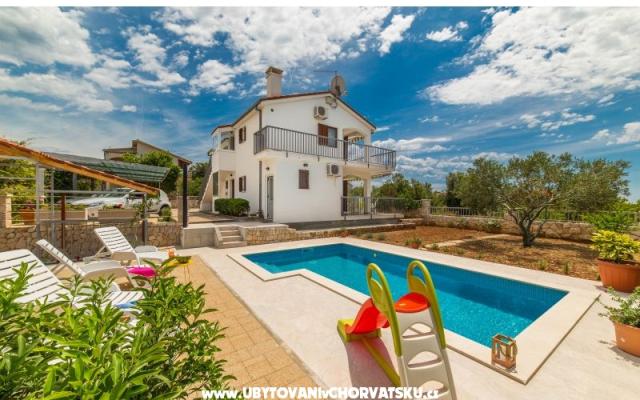 Apartamenty Vila Nena z basenem - nocleg Marina - Trogir Chorwacja