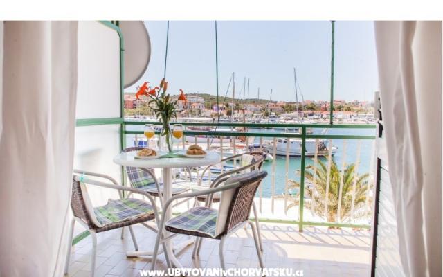 Apartamenty Lapov - nocleg eiland Murter Chorwacja