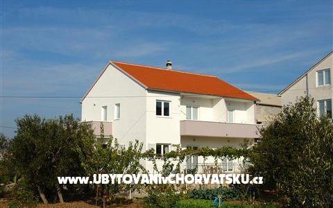 Eva - nocleg eiland Murter Chorwacja